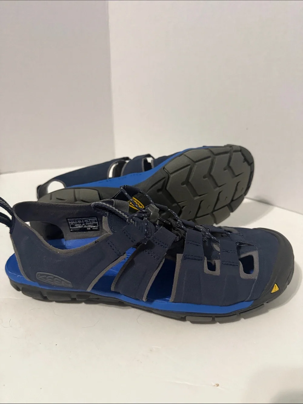 KEEN Men's Cascade CNX Waterproof Outdoor Hiking Sandals Size Mens 7 39.5 NWOT